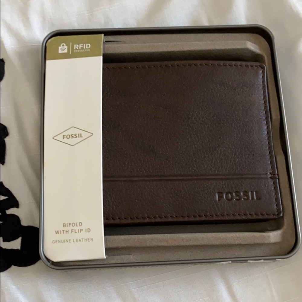 Fossil men’s wallet bifold